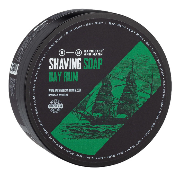 Barrister and Mann barbersåpe Bay Rum med grønt felt og seilskip illustrasjon