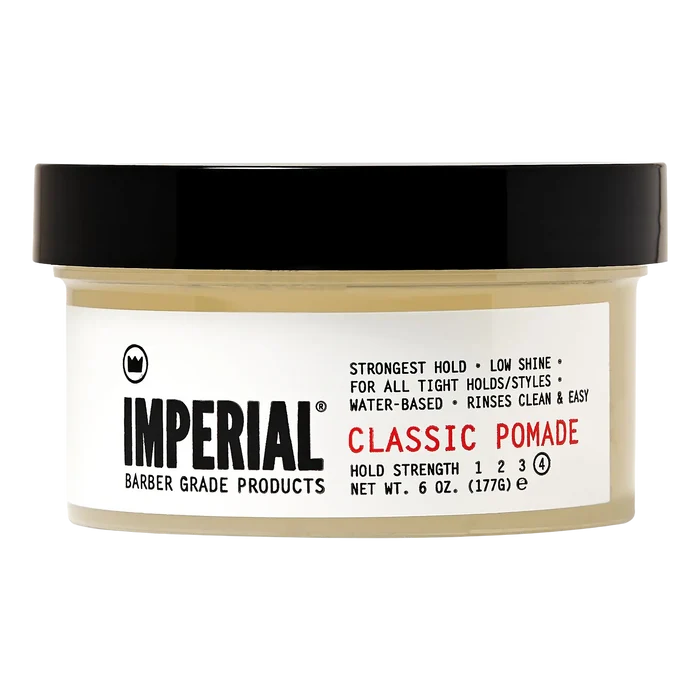 Nærbilde av Imperial Barber Classic Pomade i plastbeholder med lys beige substans