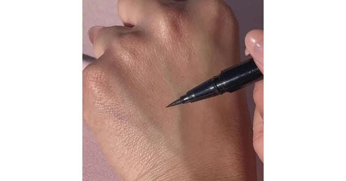 MOIRA Precision Liquid Liner - Black