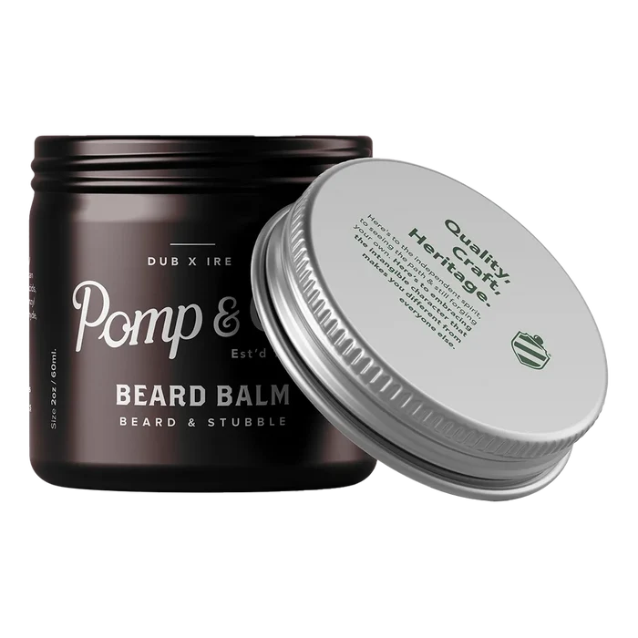 Åpen Pomp & Co. skjeggpomade med kremet konsistens og etikett