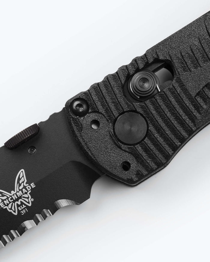 Seventh product image showing a close up of knife