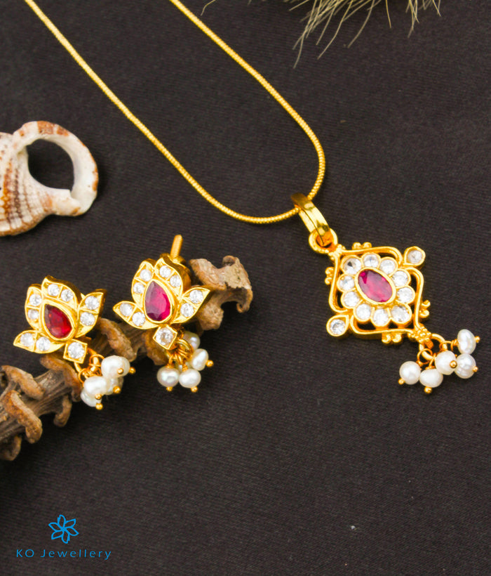 The Paridhi Silver Kemp Pendant Set (Red)