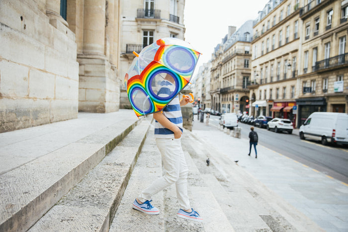 Smati - Umbrella - Transparent - Rainbow - Lifestyle Cut 2
